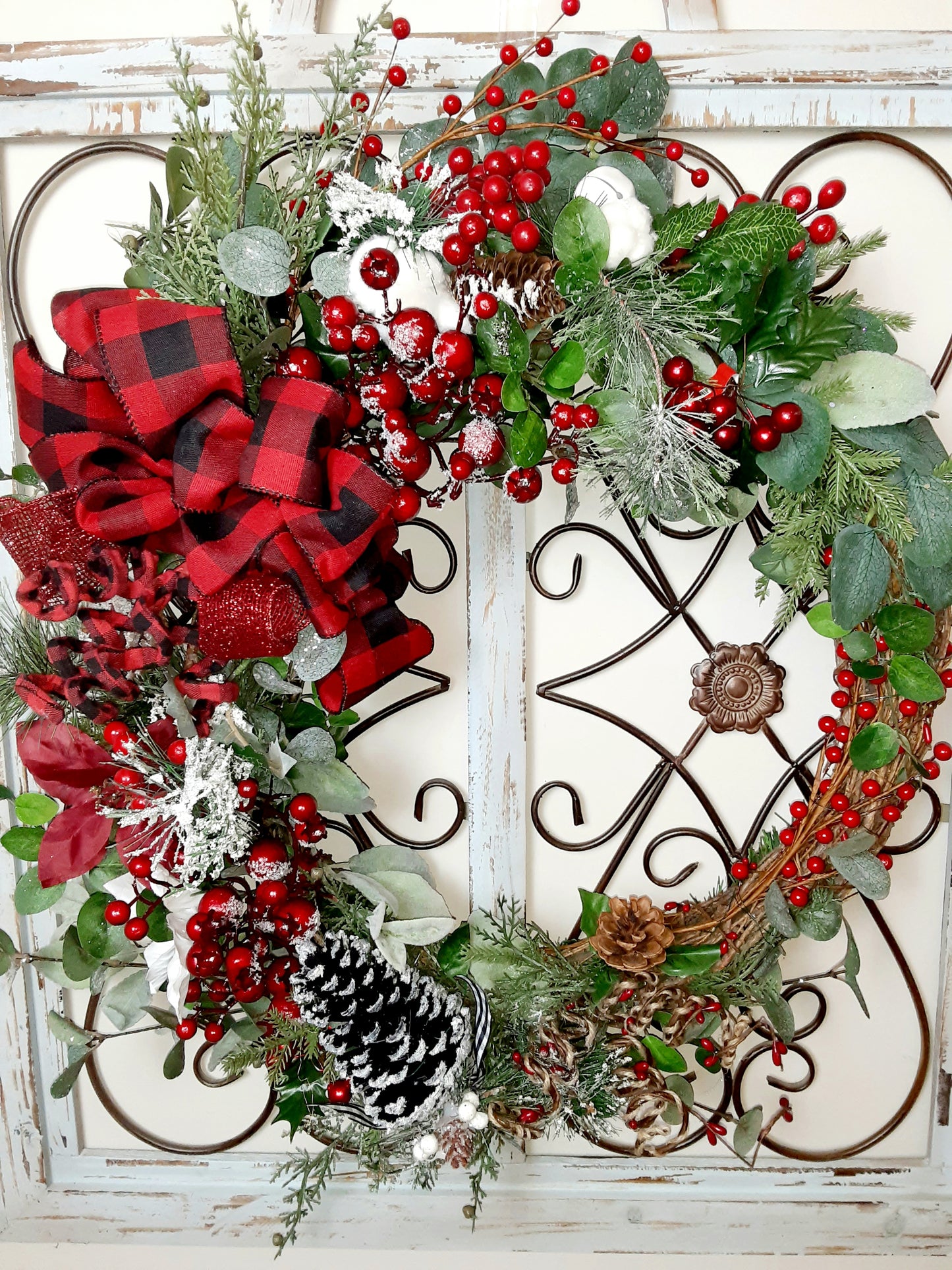 24" Christmas Cottage Wreath