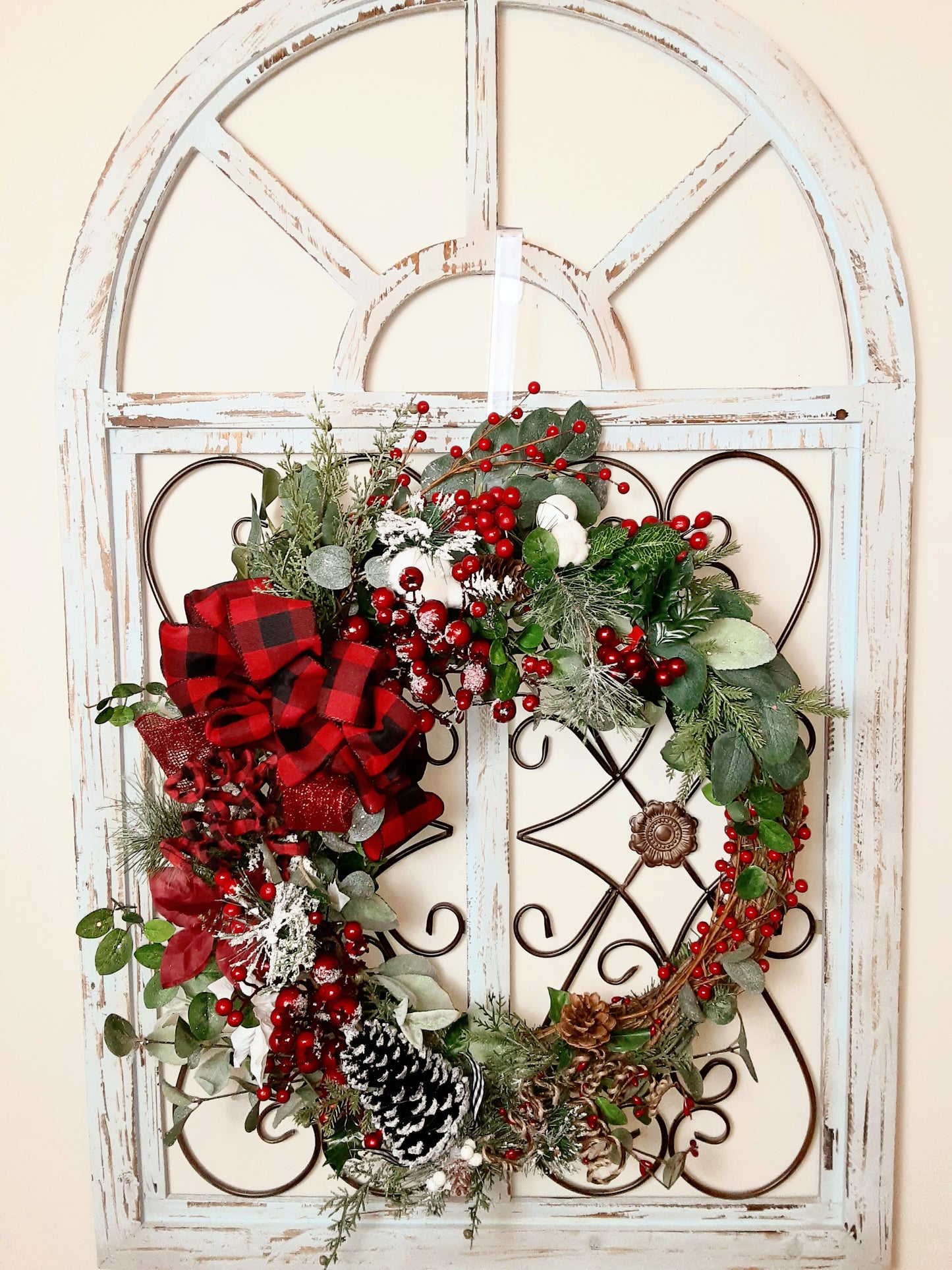 24" Christmas Cottage Wreath